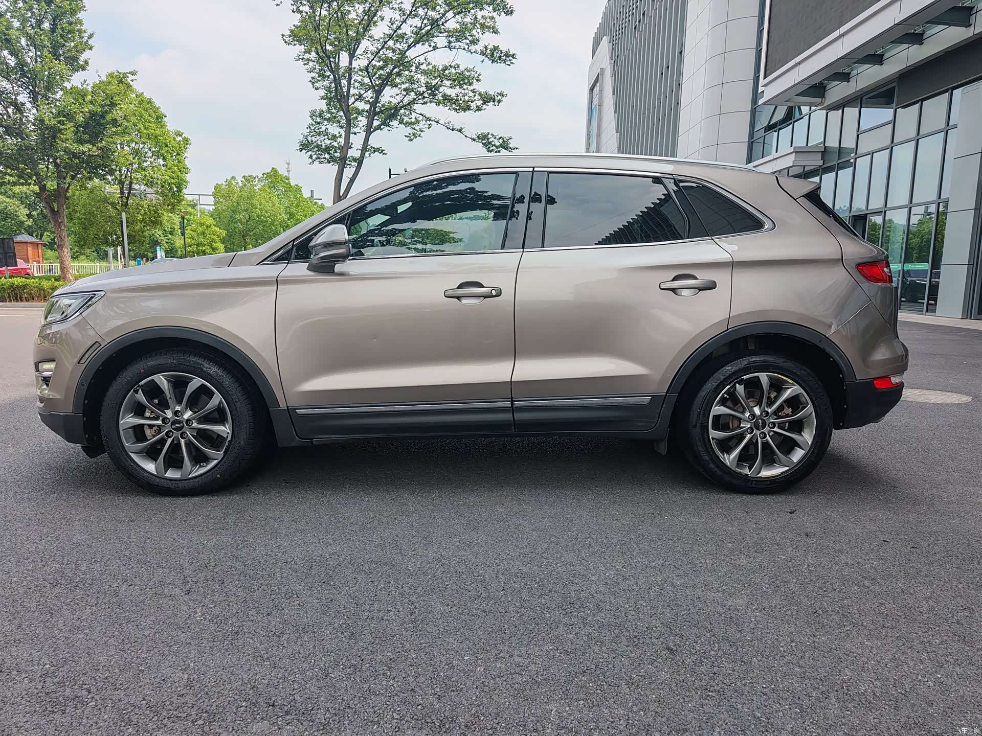 Lincoln MKC, 2018 9