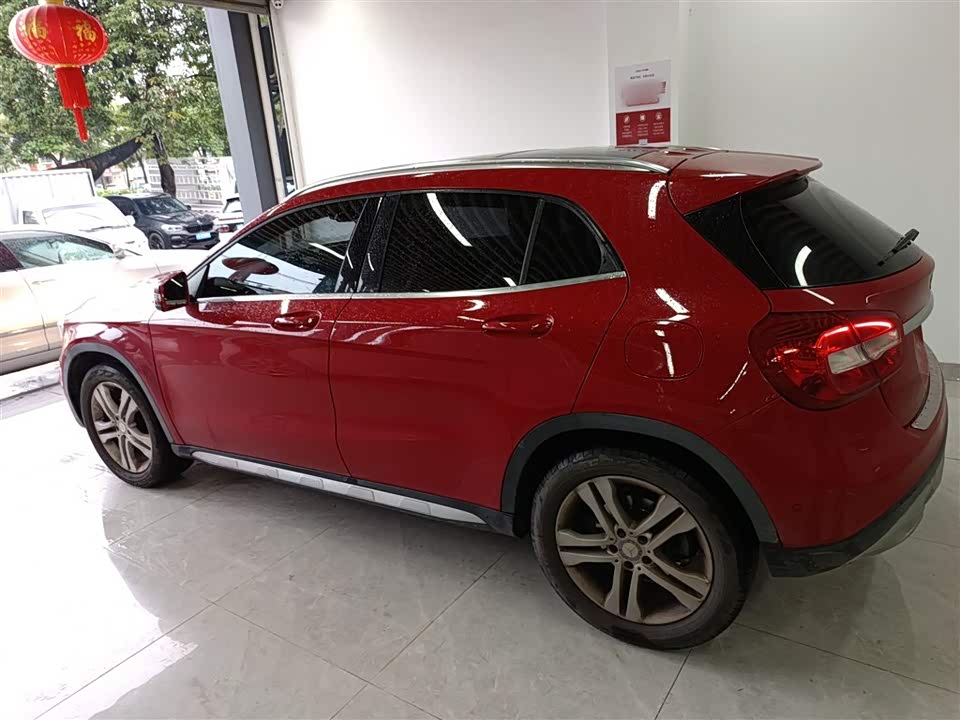 Mercedes-Benz GLA