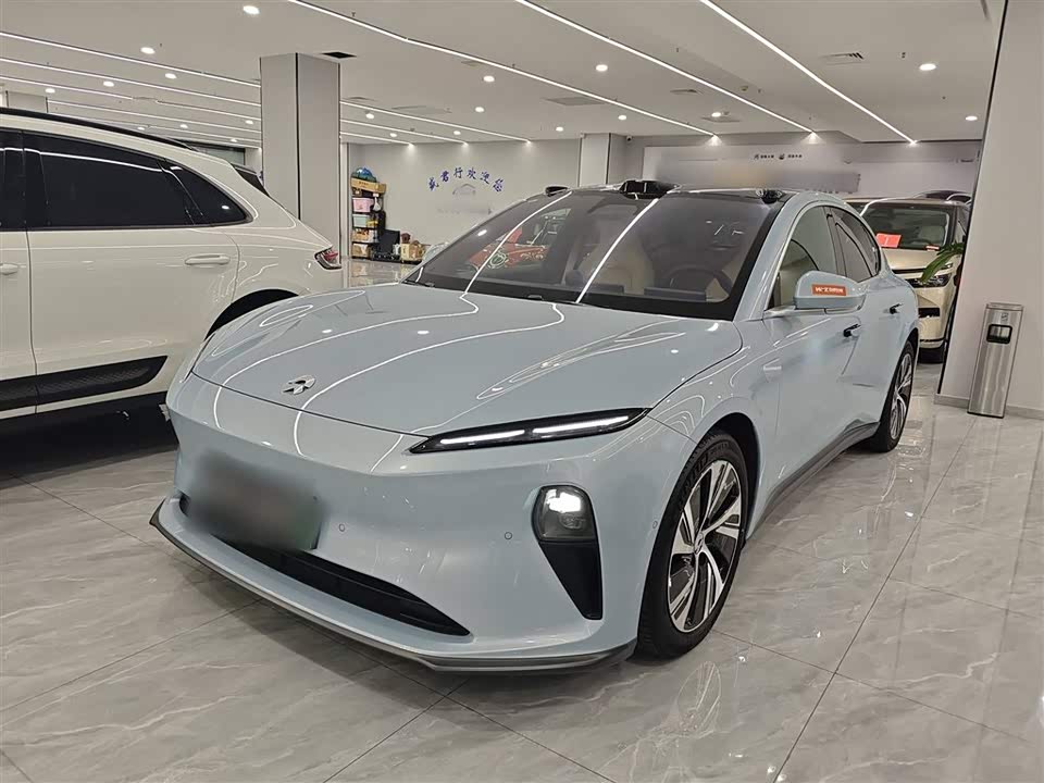 NIO ET5