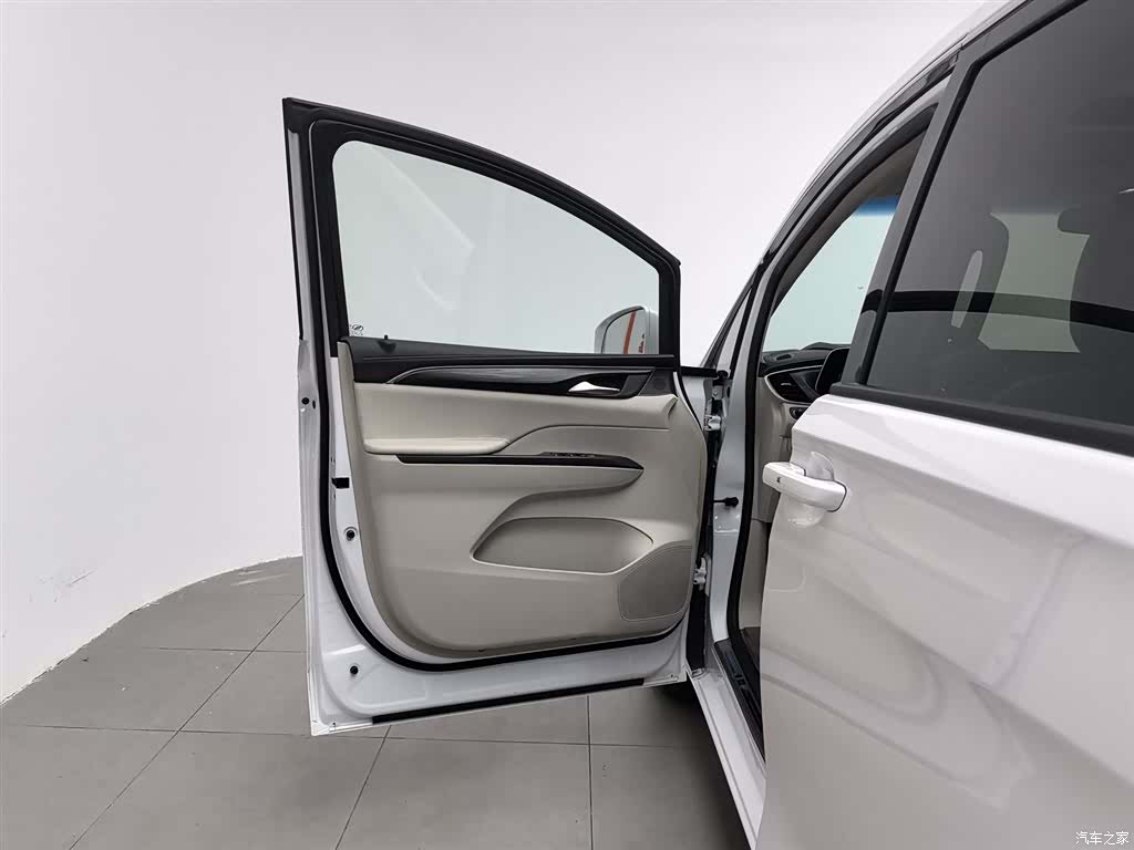 Buick GL8, 2023 8