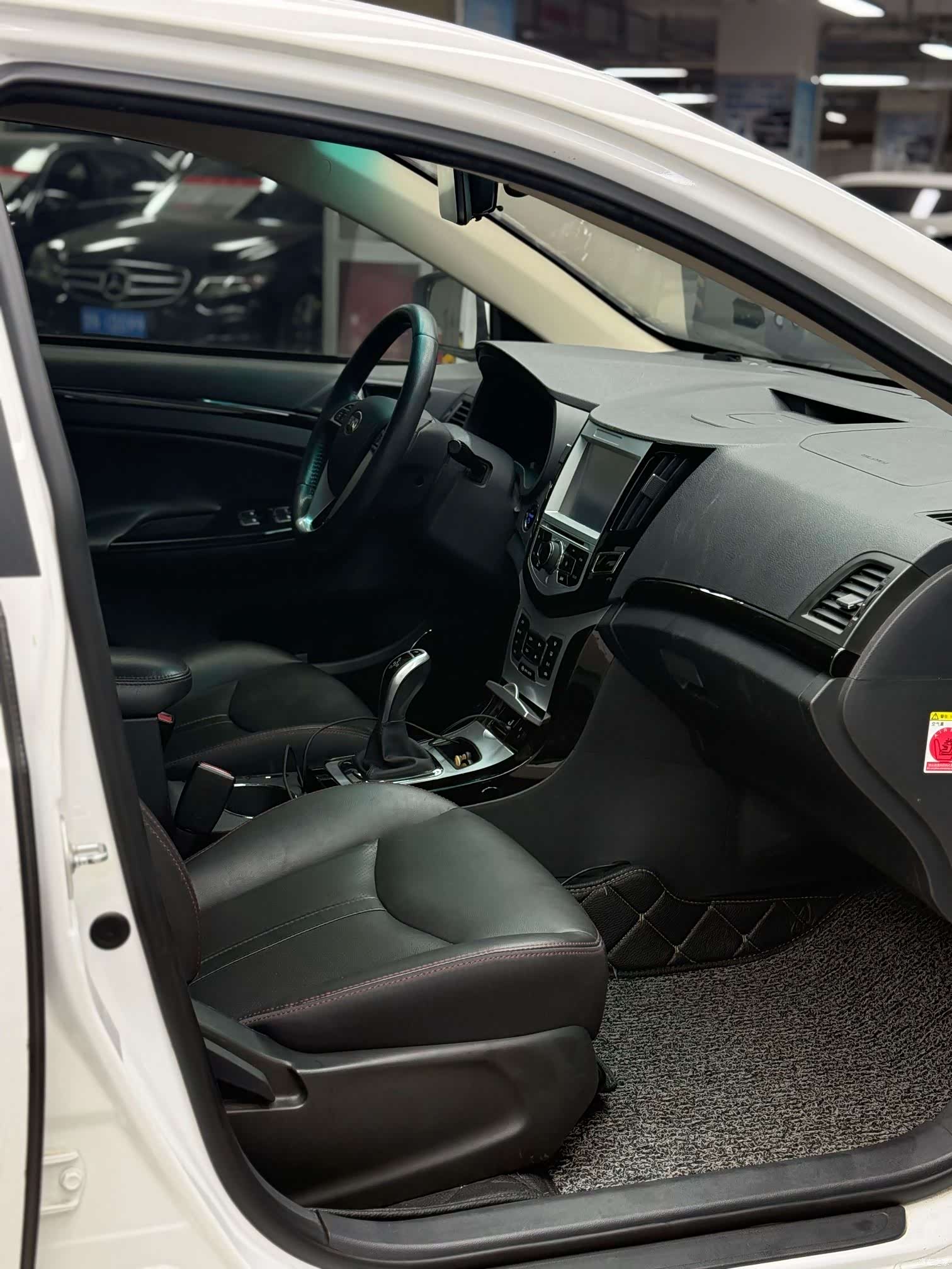 BYD E5, 2016 7