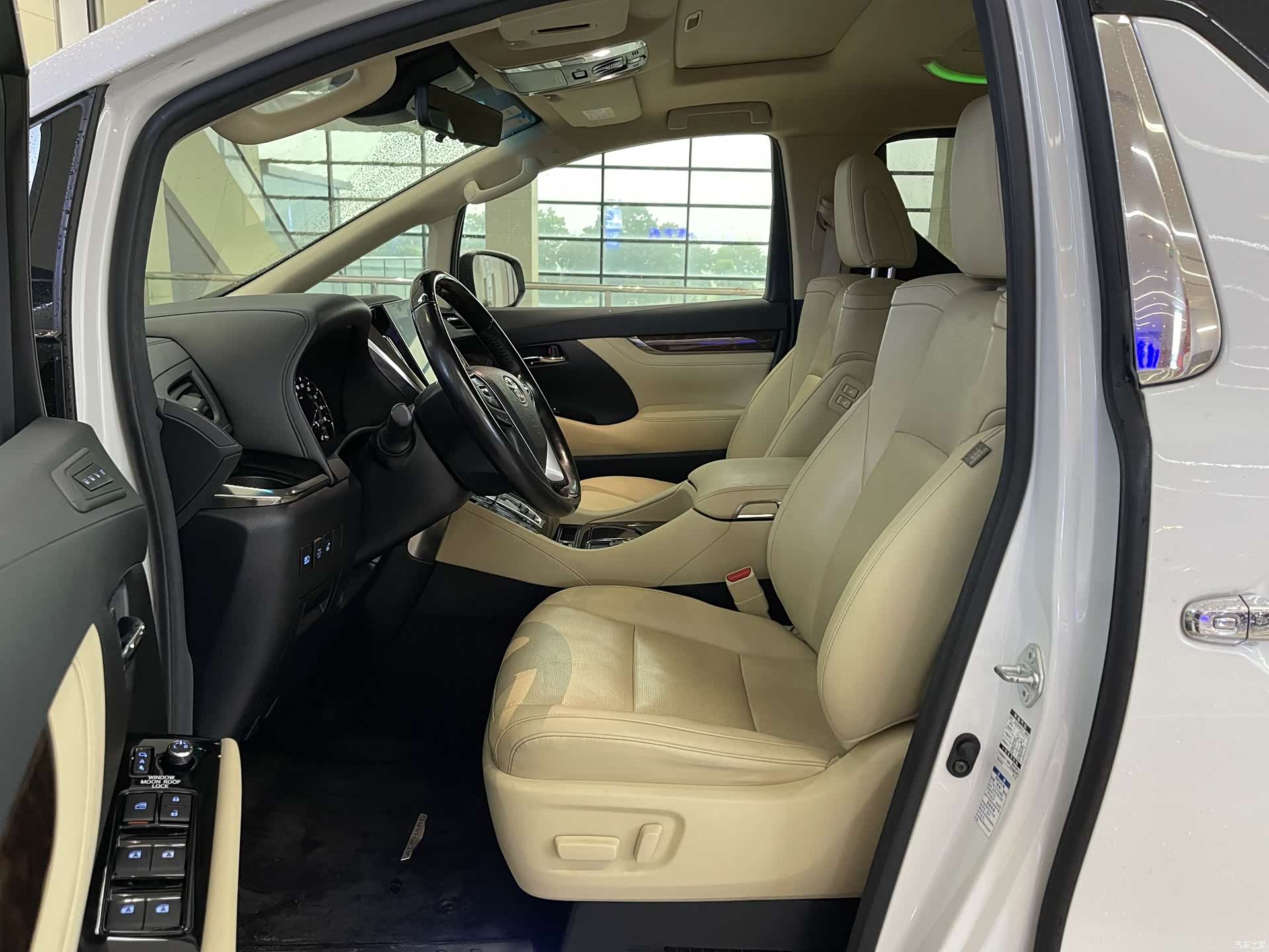 Toyota Alphard, 2020 4