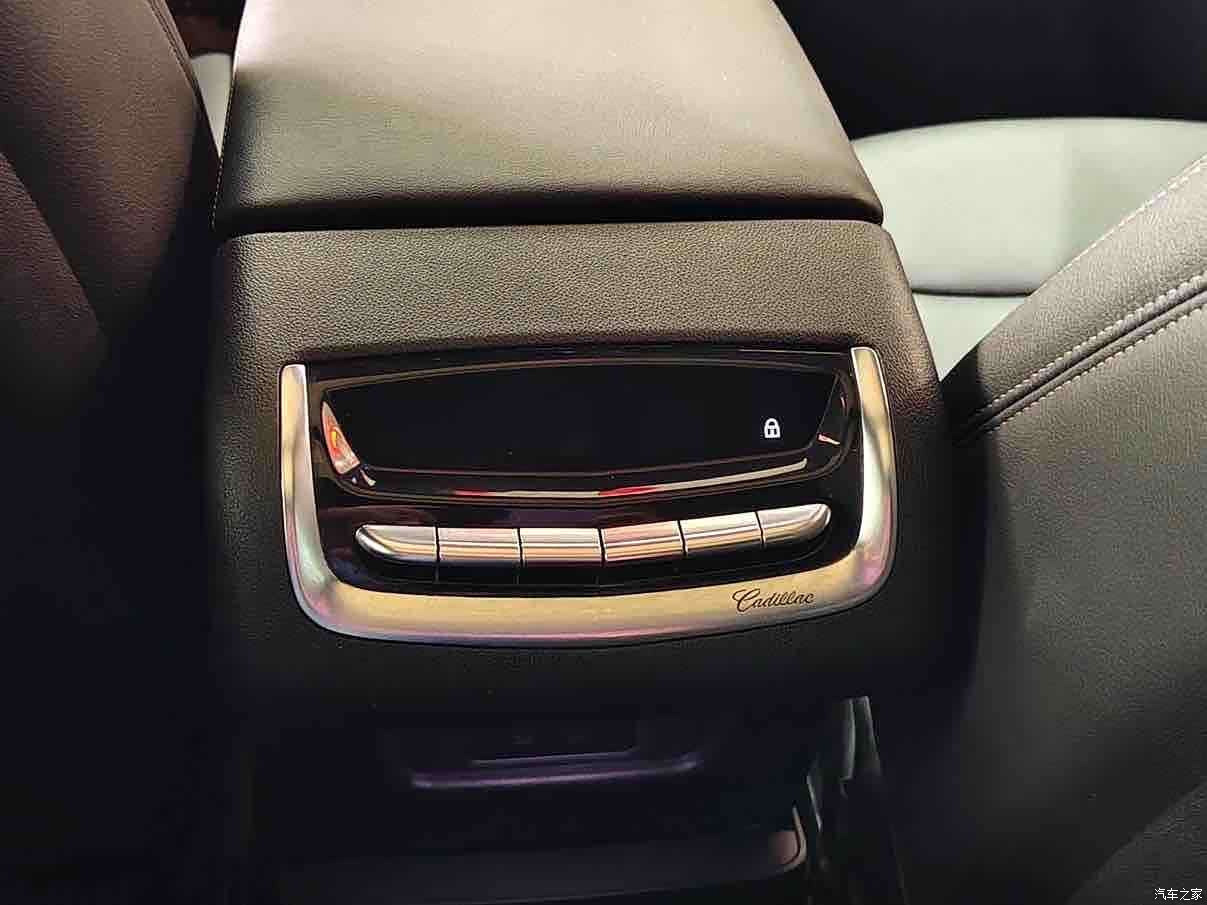Cadillac XT6, 2021 13