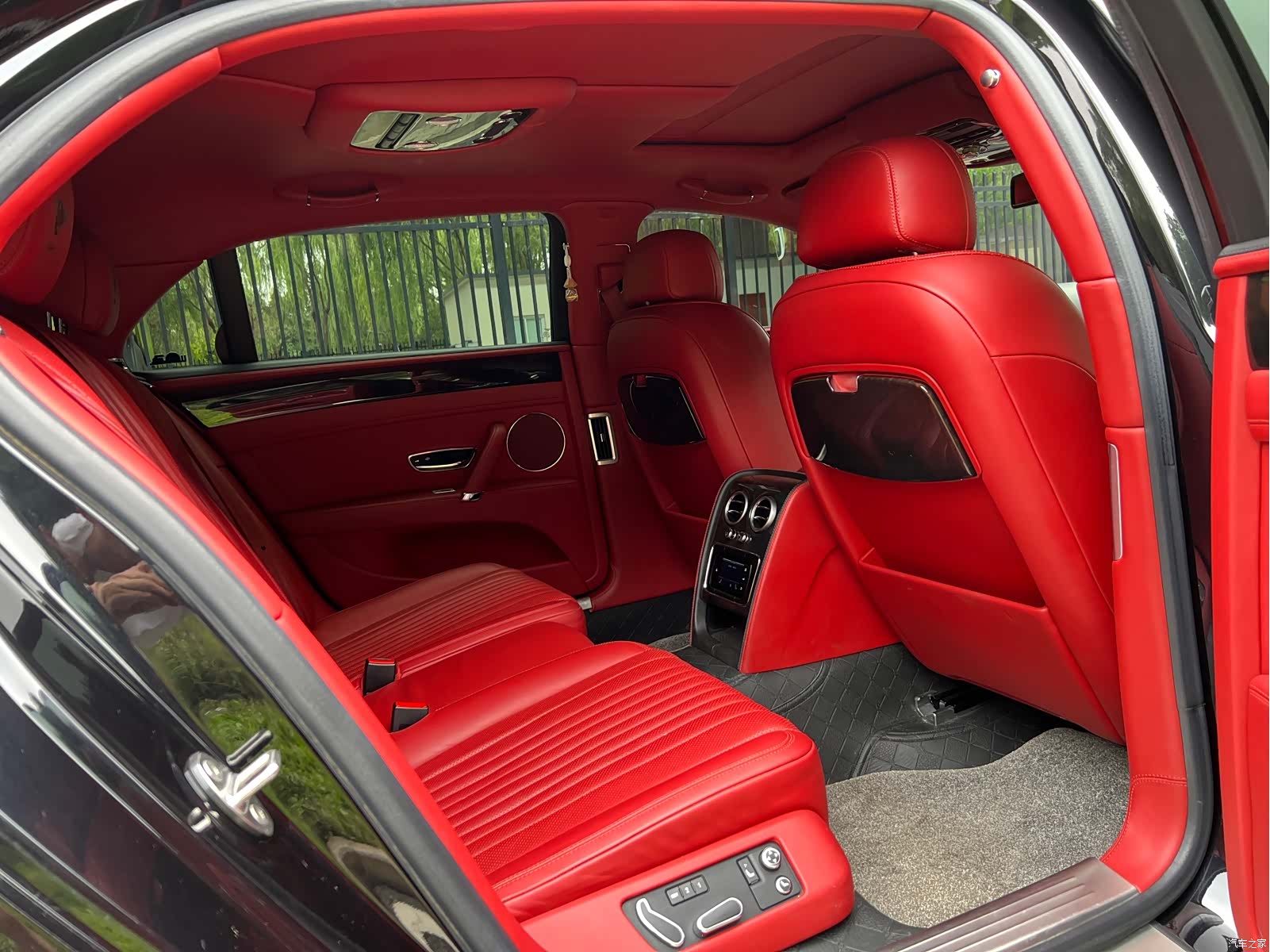 Bentley Flying Spur, 2018 24