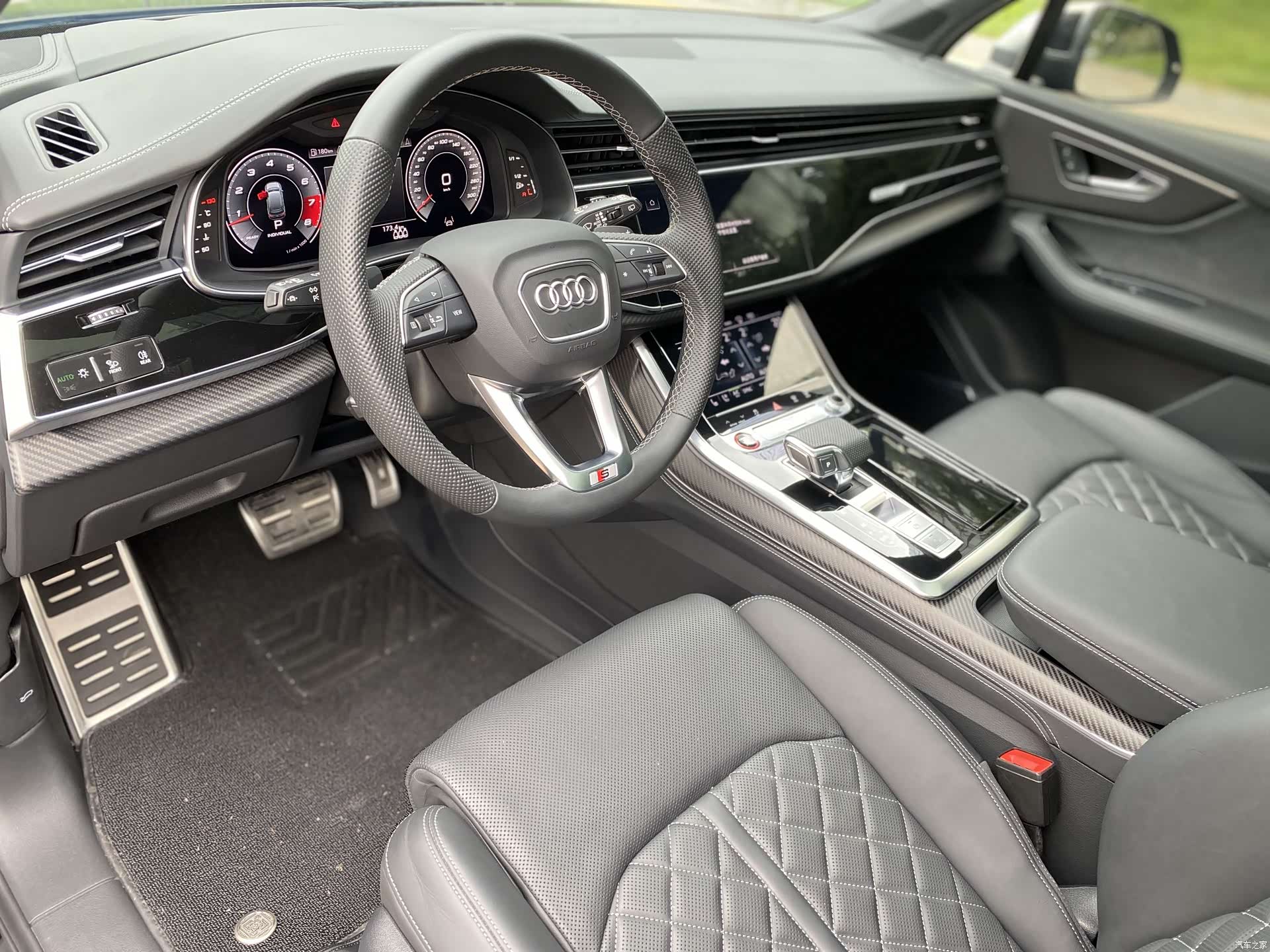 Audi Q7, 2025 13