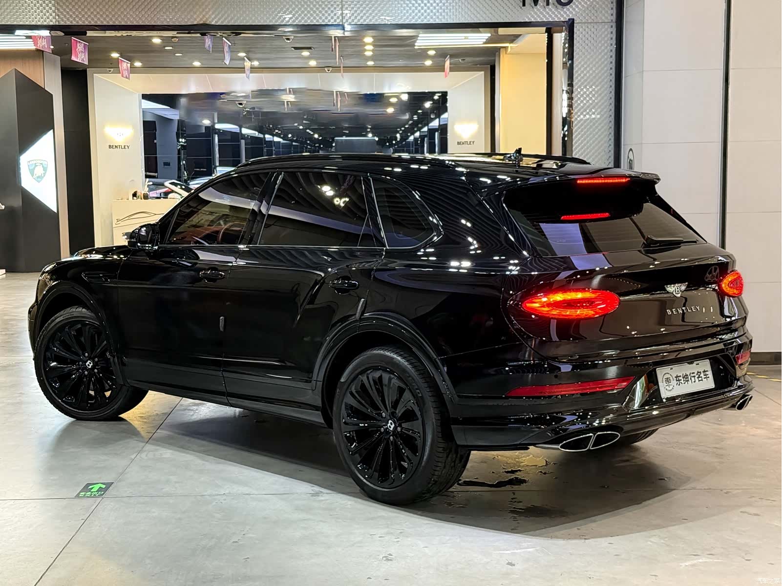 Bentley Bentayga, 2022 4