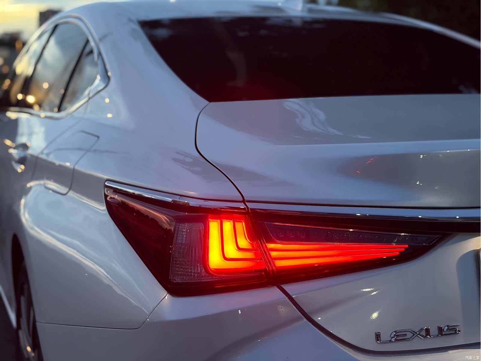 Lexus ES, 2019 22