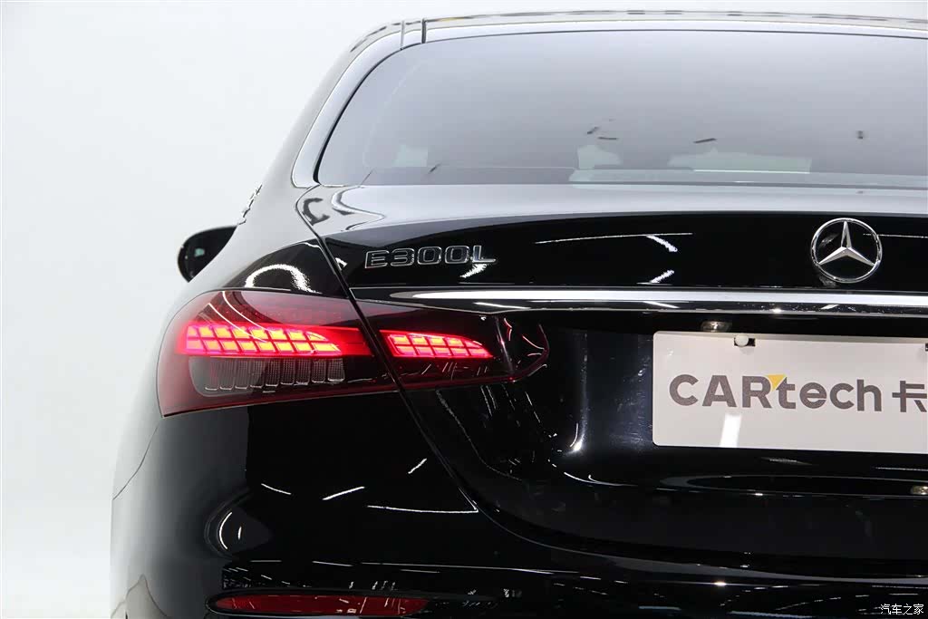 Mercedes-Benz E-Class, 2022 10