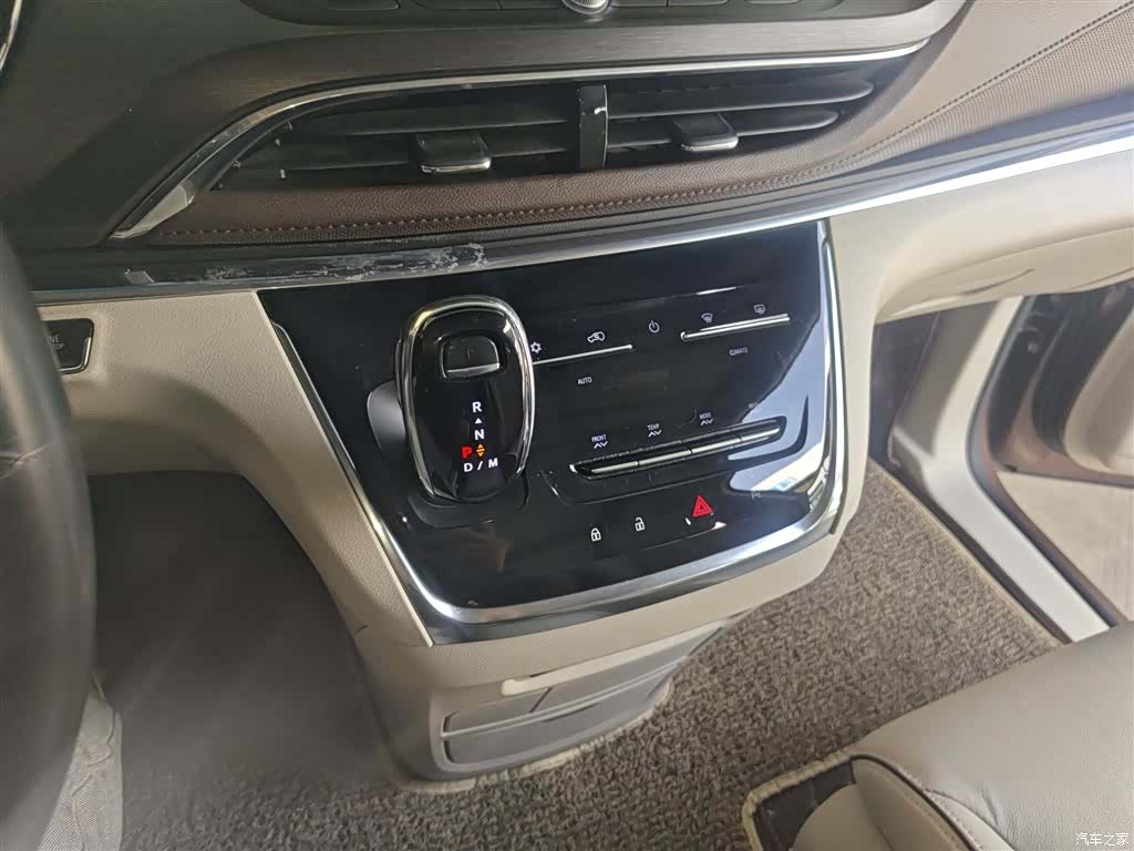 Buick GL8, 2021 10