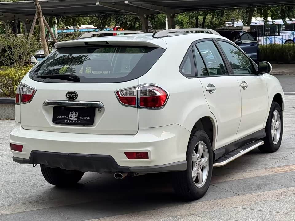 BYD S6