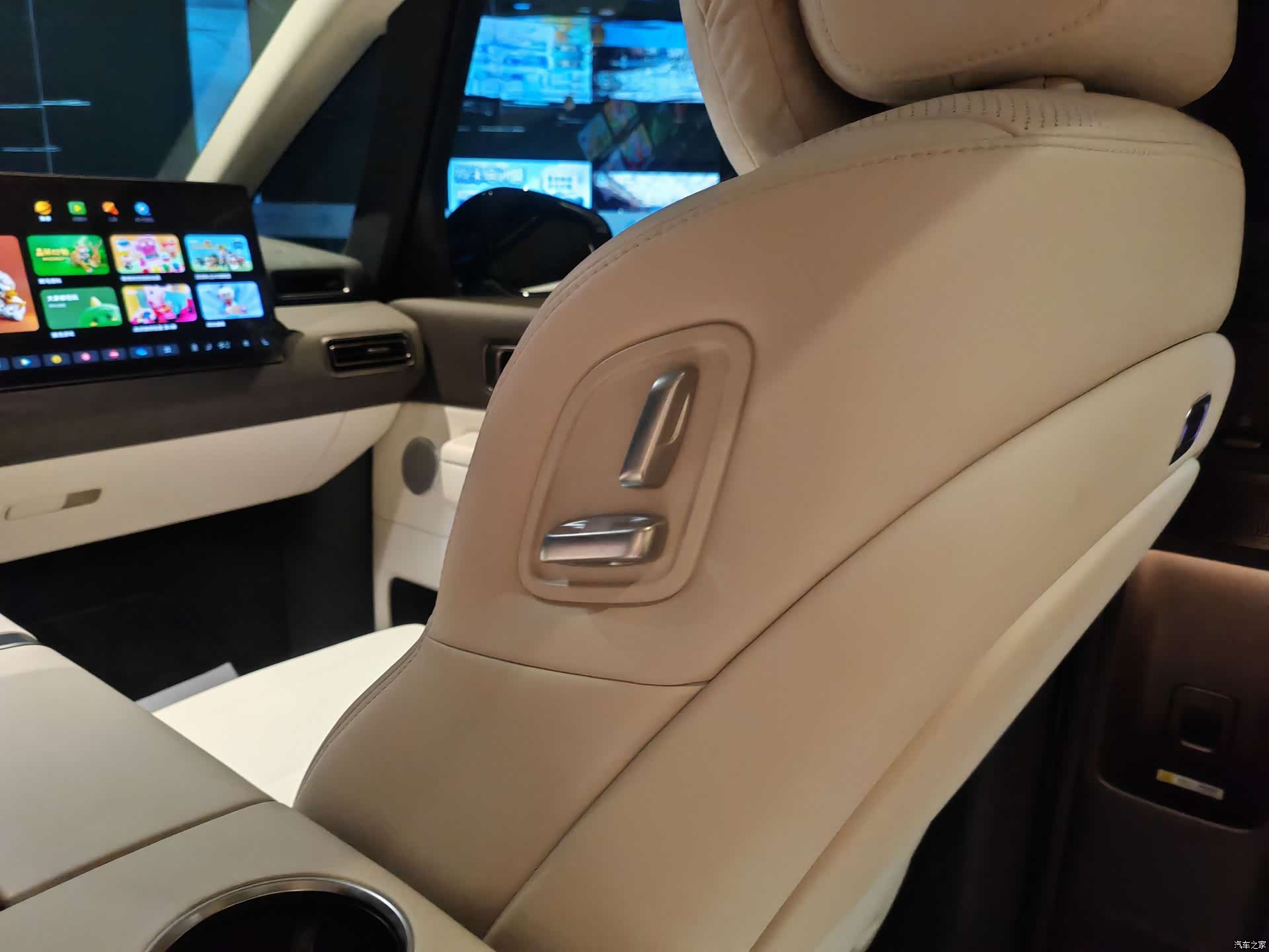 Li Auto MEGA, 2025 16