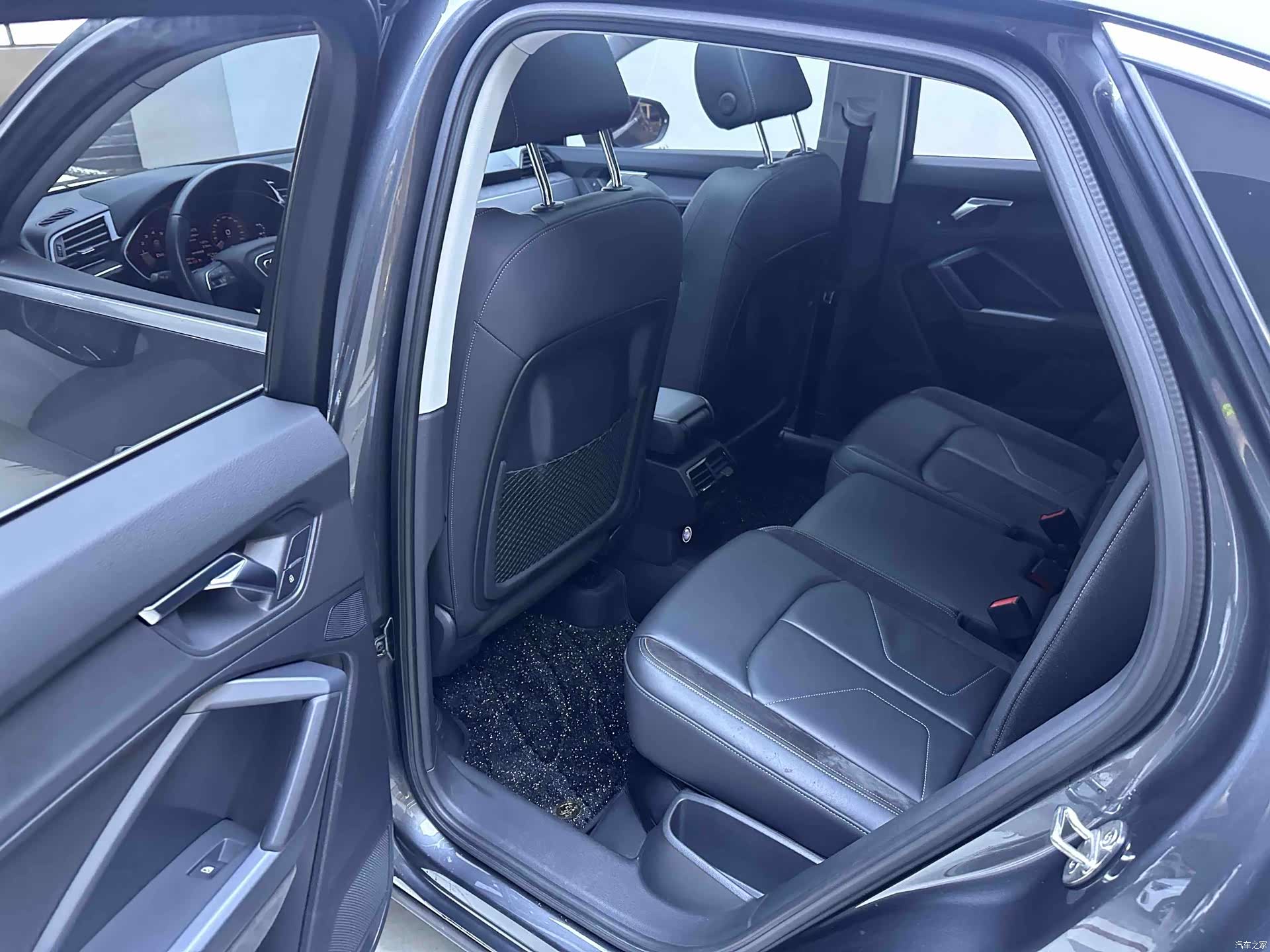 Audi Q3, 2021 9
