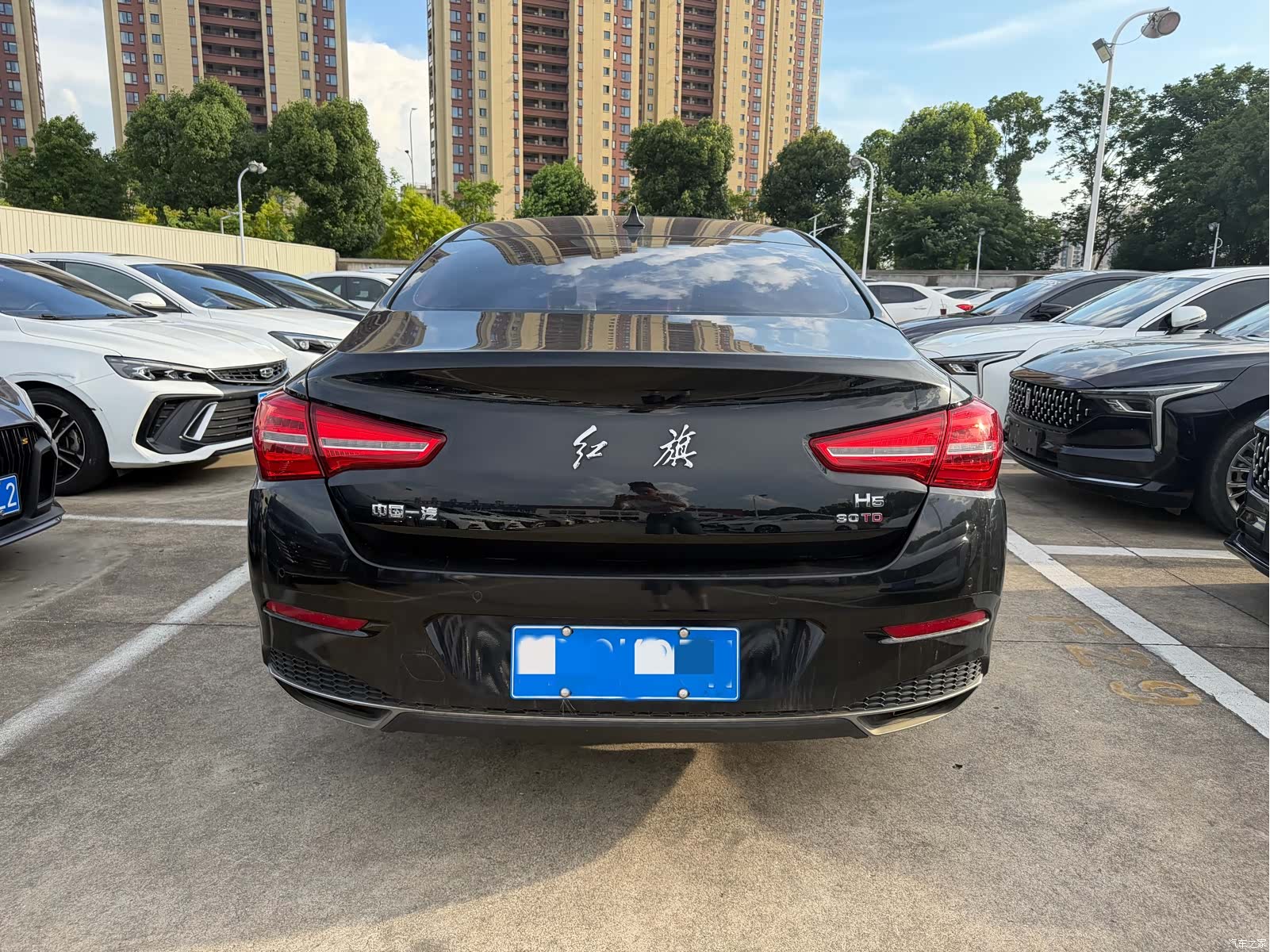 Hongqi H5, 2021 10