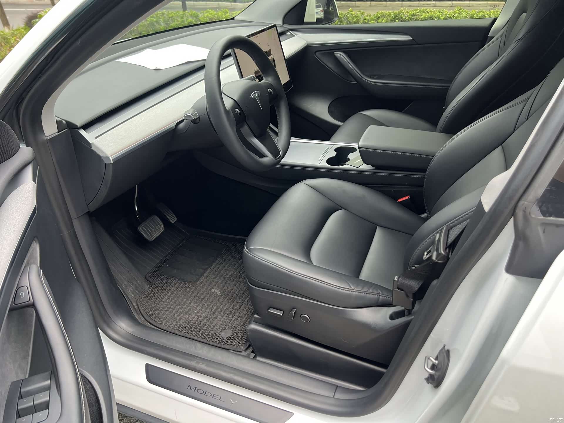 Tesla Model Y, 2023 7