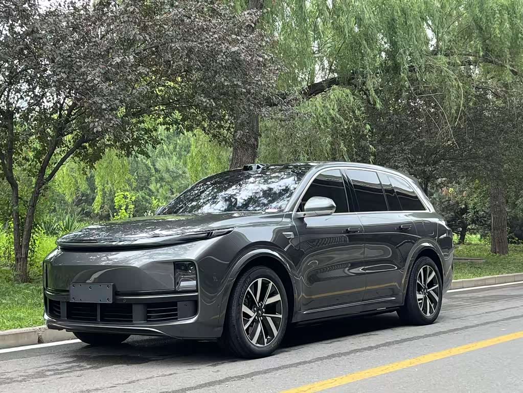 Li Auto L8