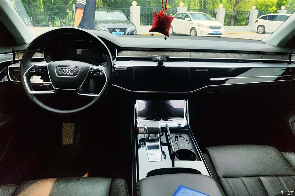 Audi A8L, 2024 12