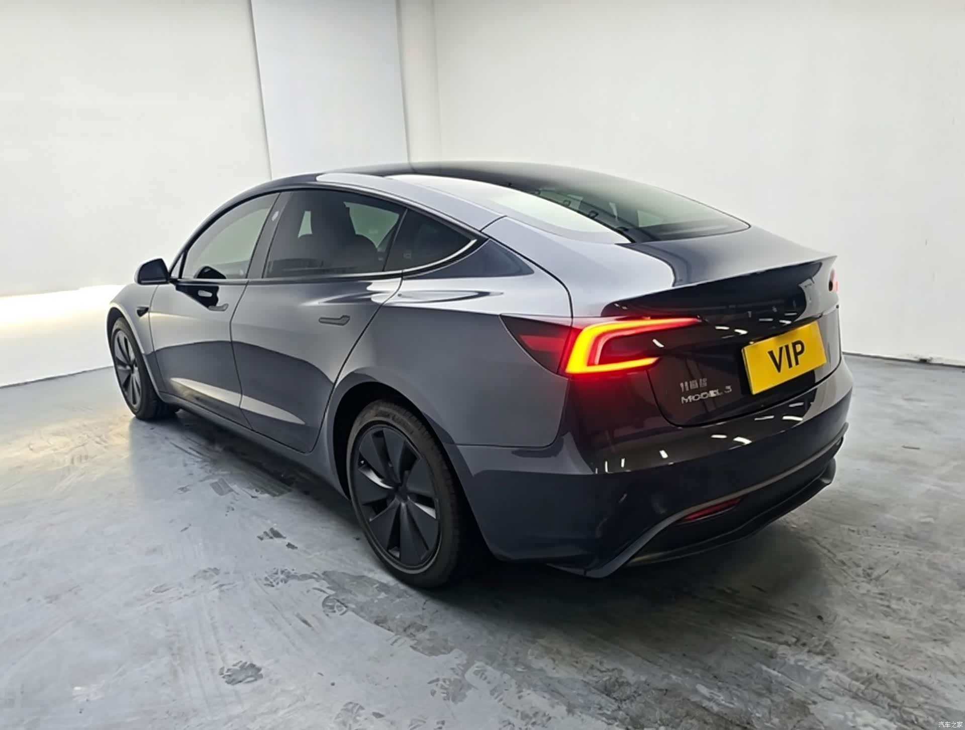 Tesla Model 3, 2025 все фото