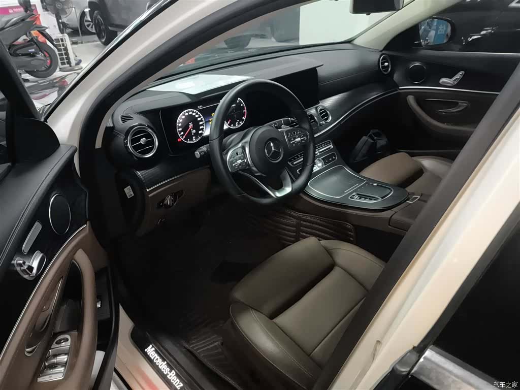 Mercedes-Benz E-Class, 2019 16