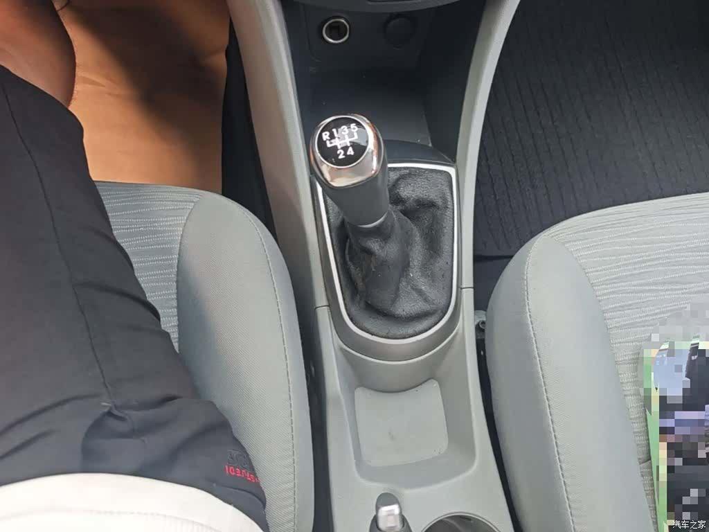 Hyundai GLS, 2015 14