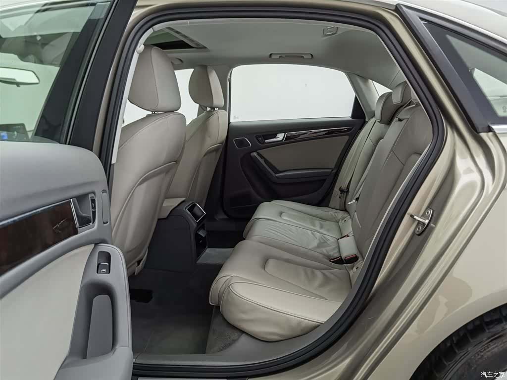 Audi A4L, 2011 15