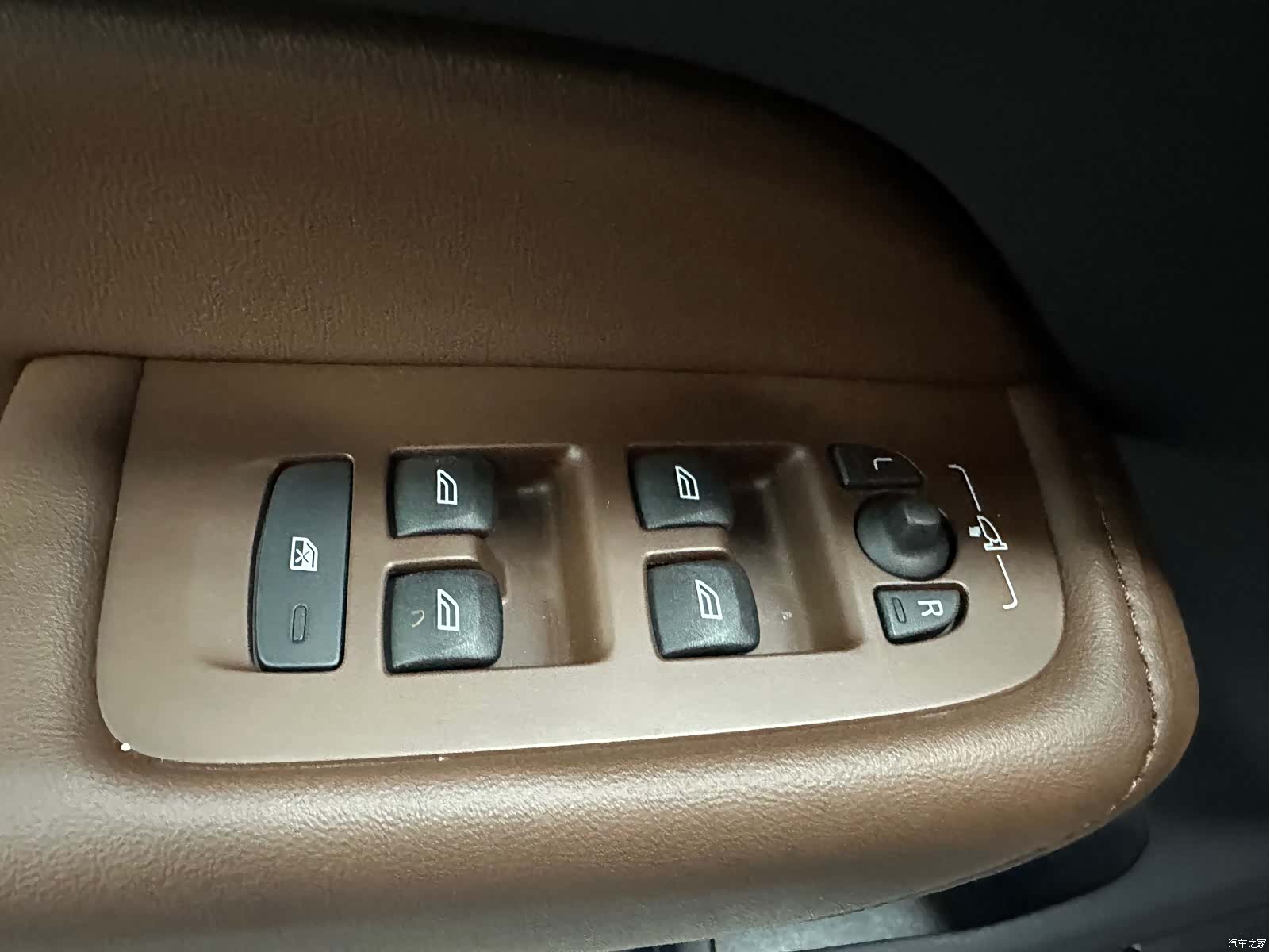 Volvo XC60, 2025 10