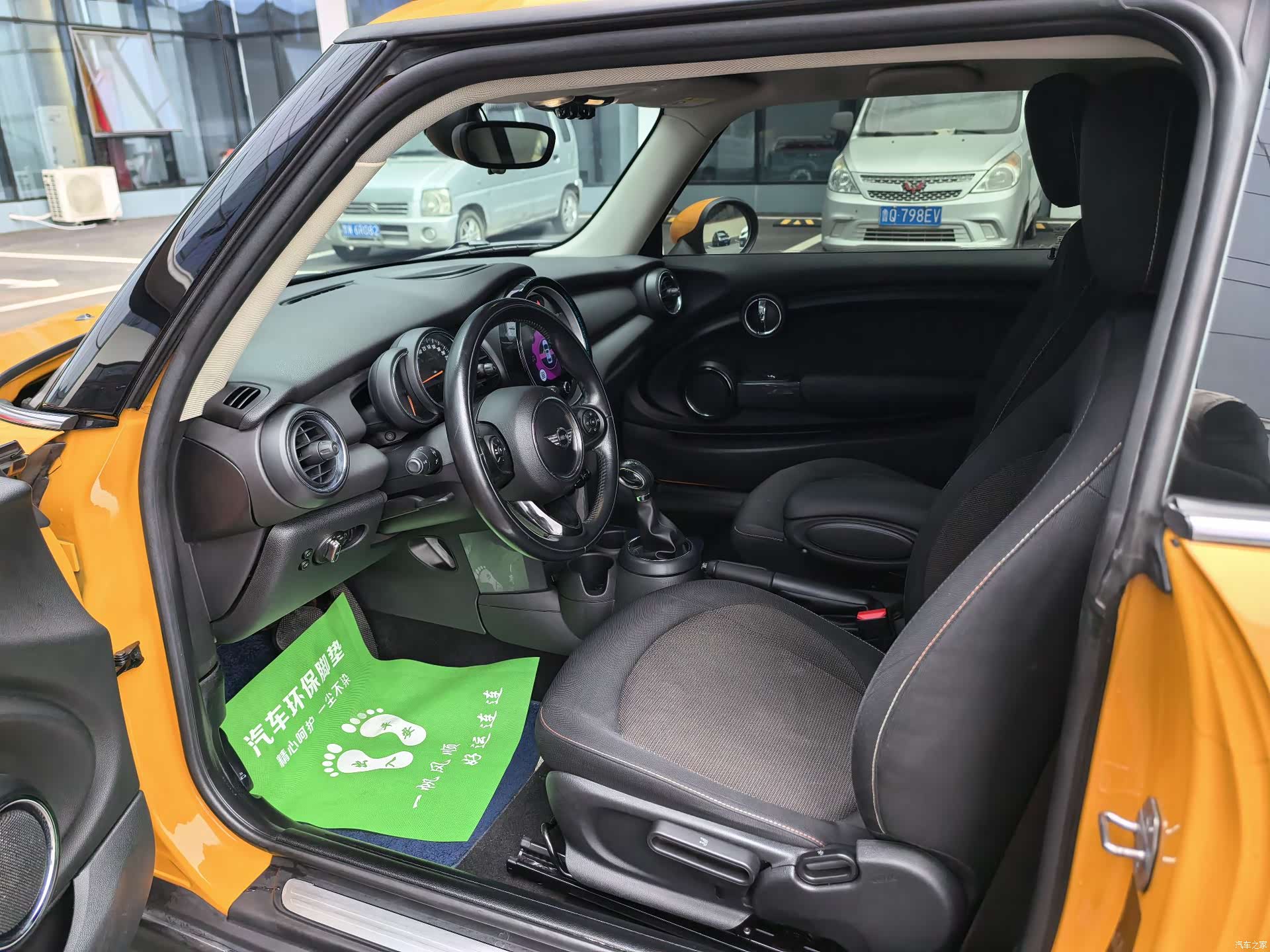 Mini ONE, 2018 9