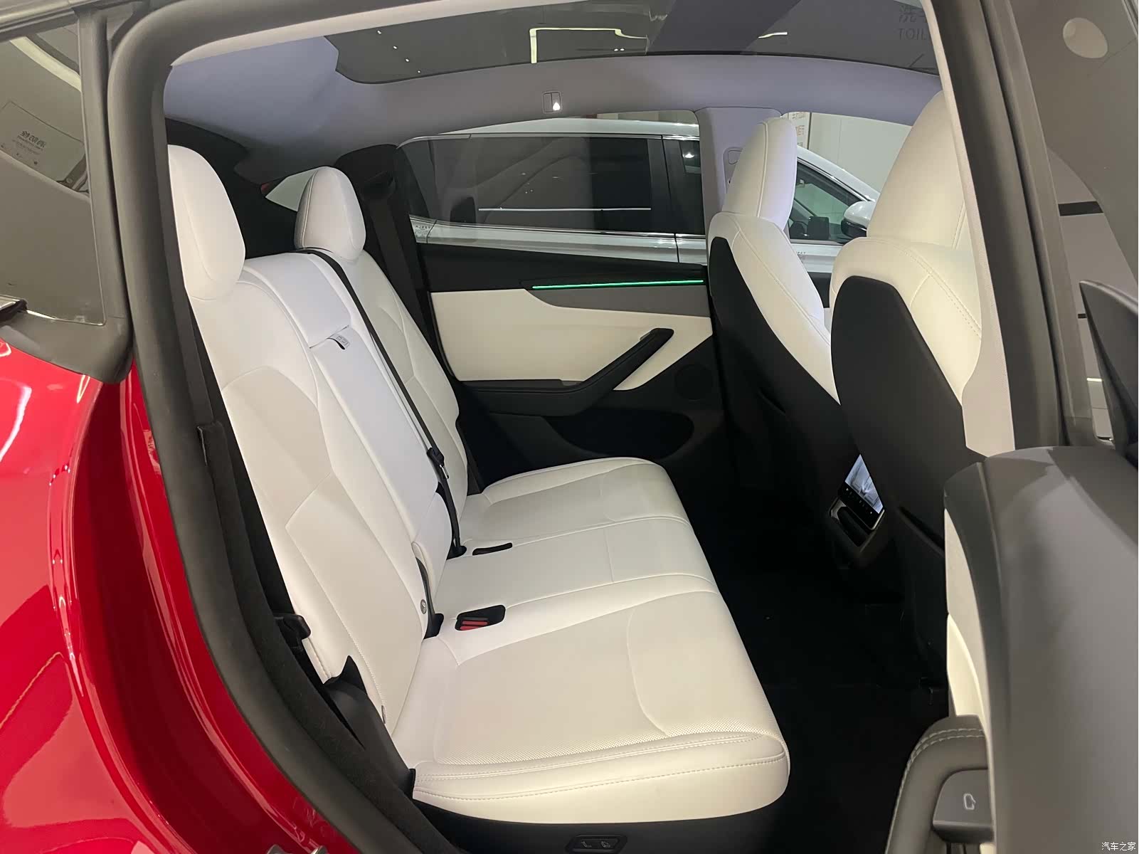 Tesla Model Y, 2025 11