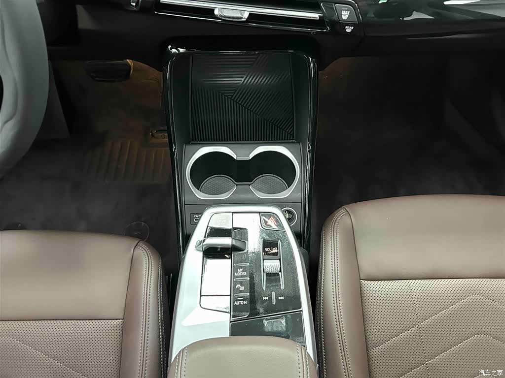 BMW X1, 2024 все фото