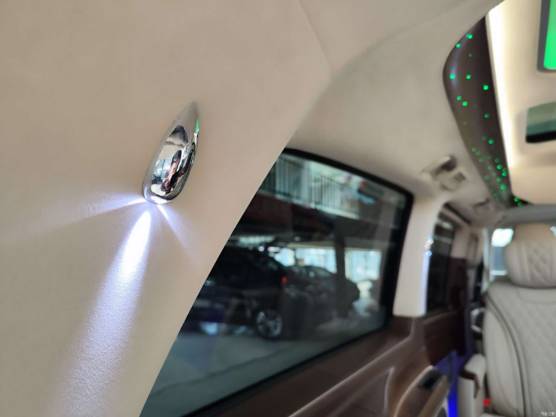 Mercedes-Benz V-Class, 2020 26