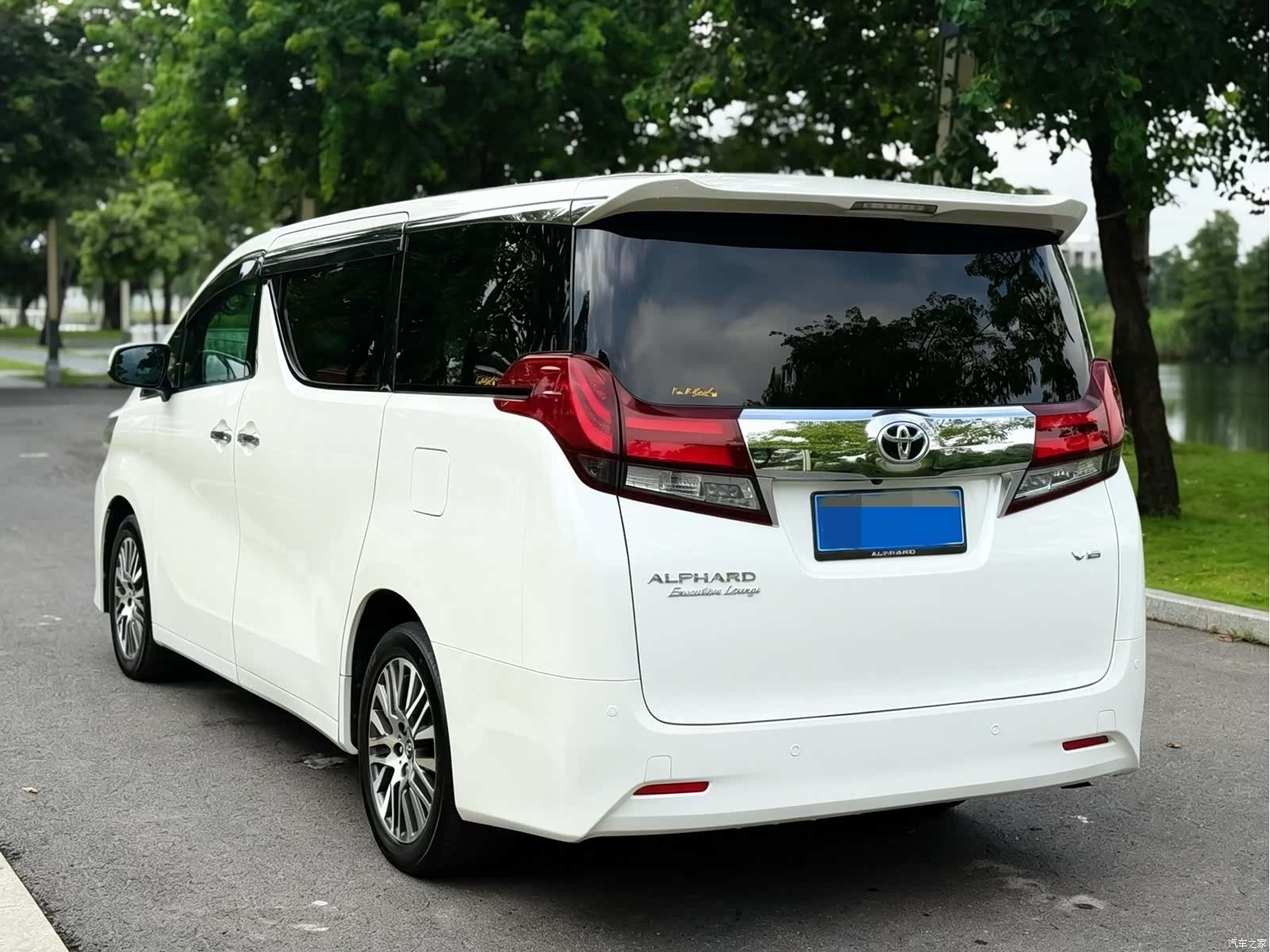 Toyota Alphard, 2017 2