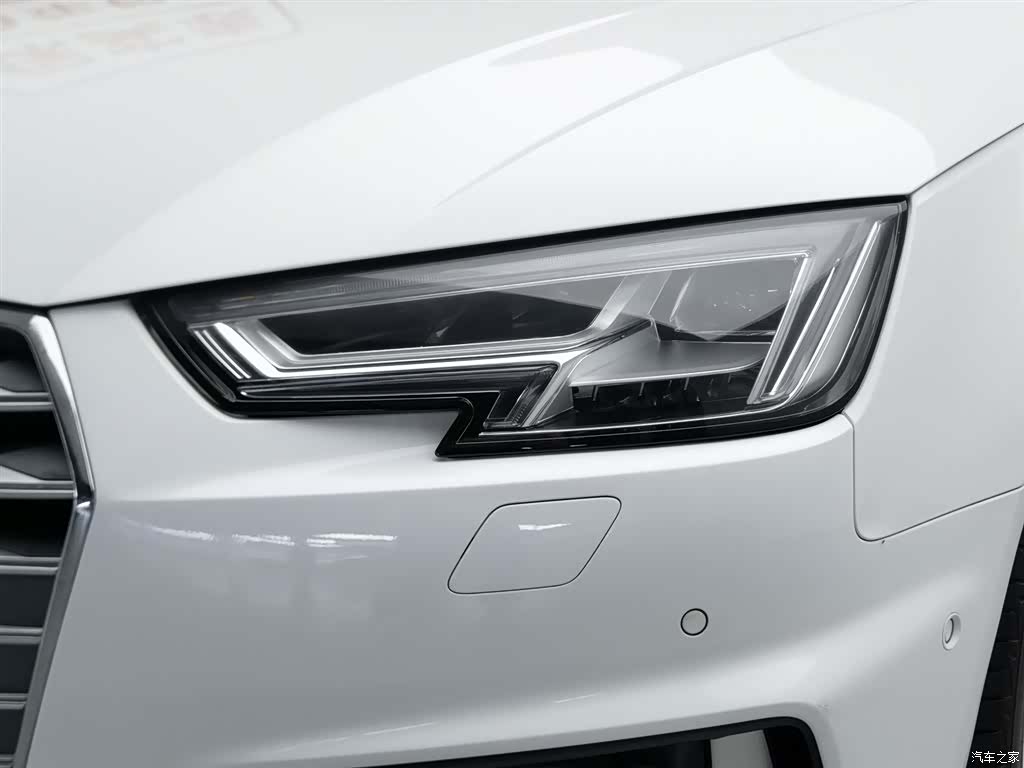 Audi A4L, 2019 7