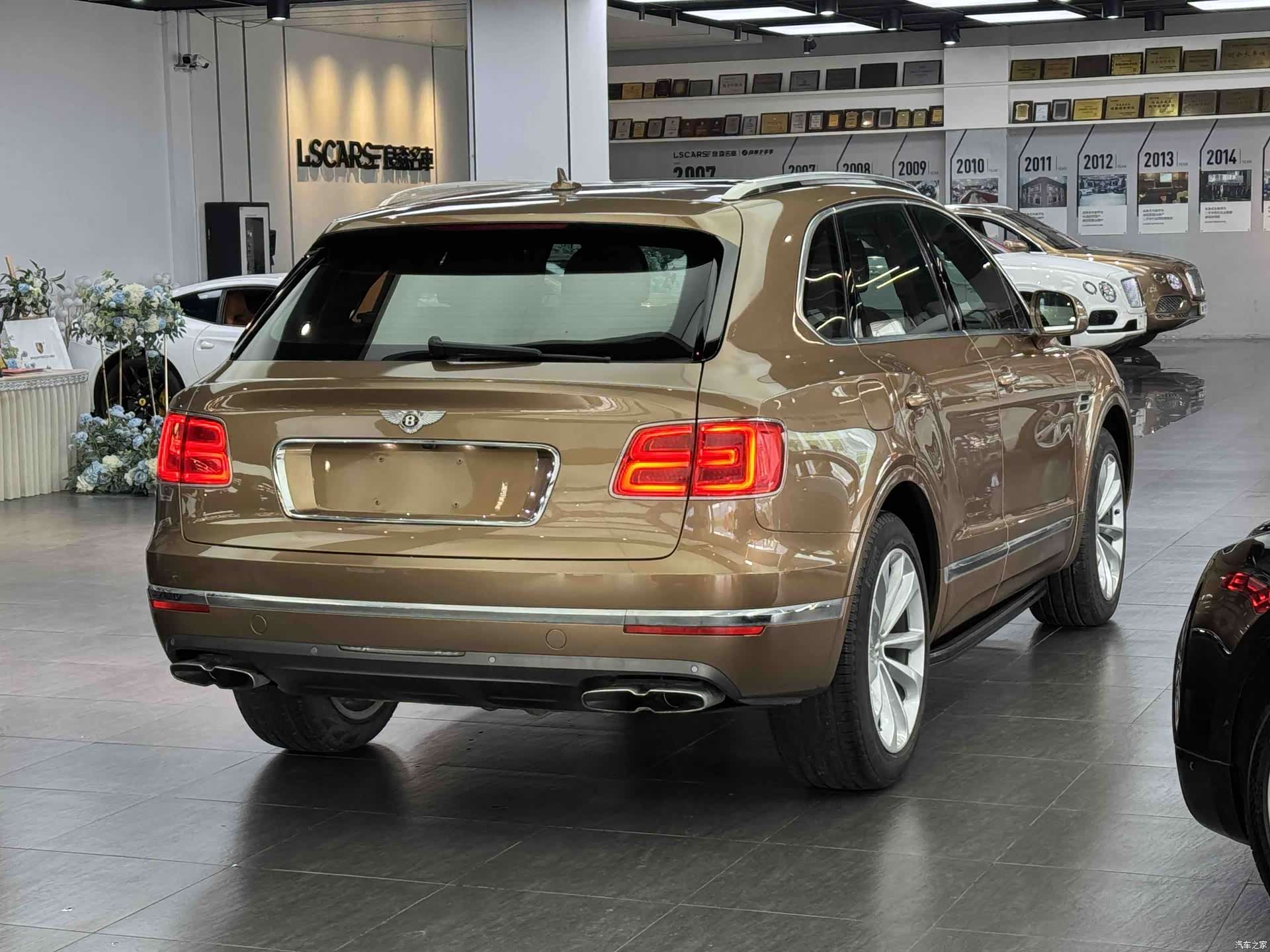 Bentley Bentayga, 2019 6