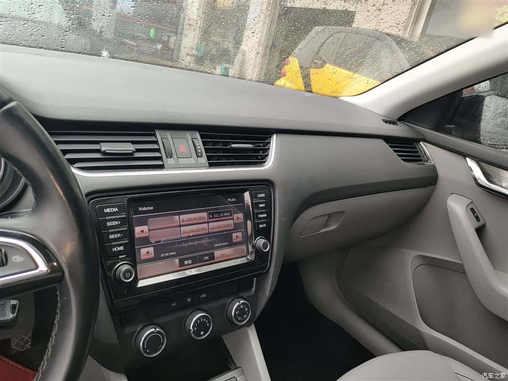 Skoda Octavia, 2015 10