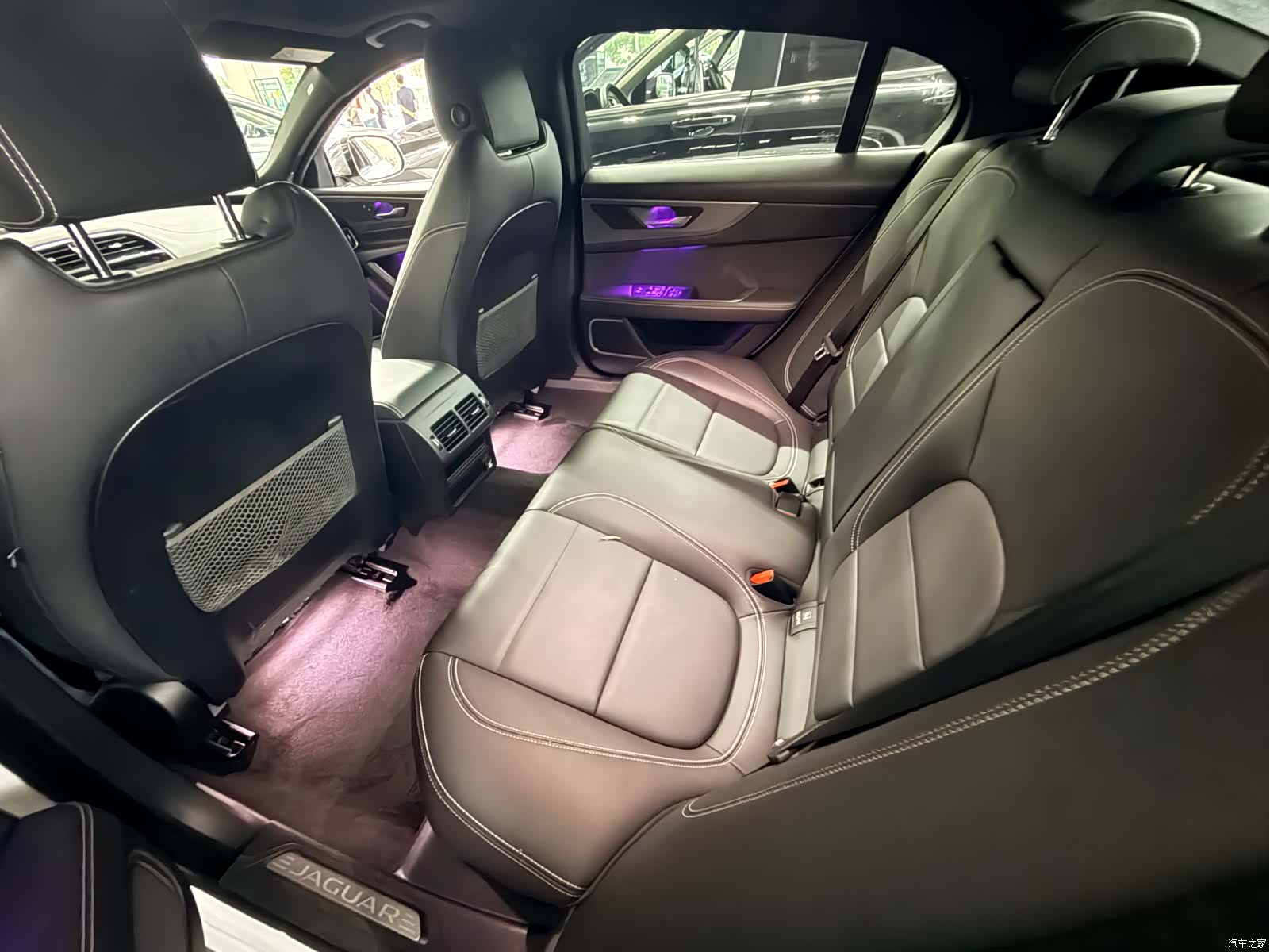 Land Rover XEL, 2021 8