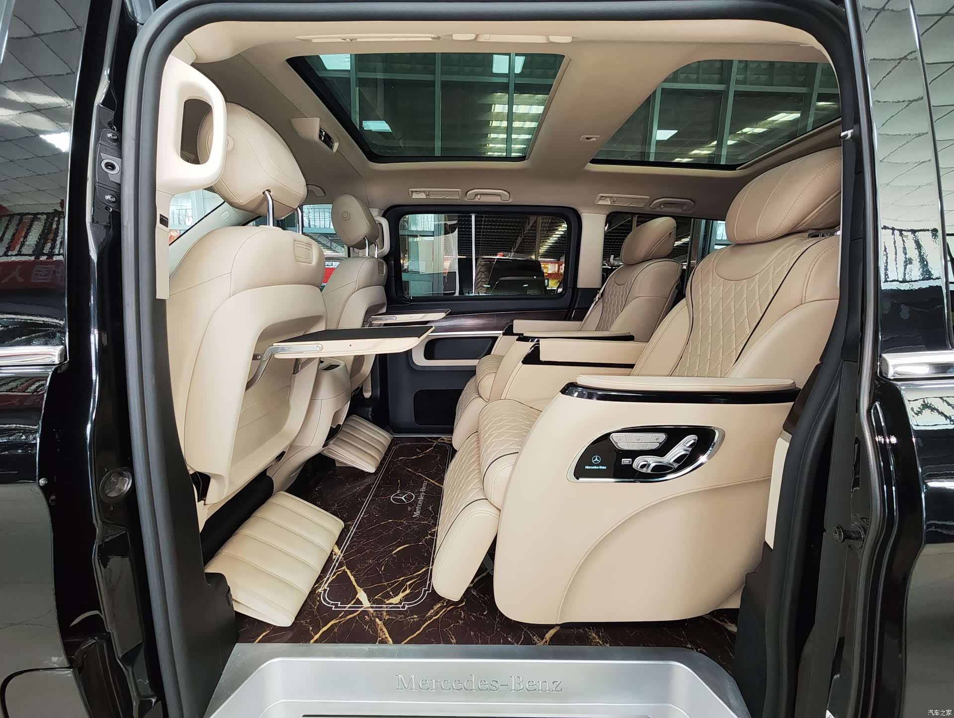 Mercedes-Benz V-Class, 2022 10
