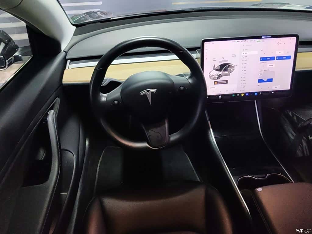 Tesla Model 3, 2019 11