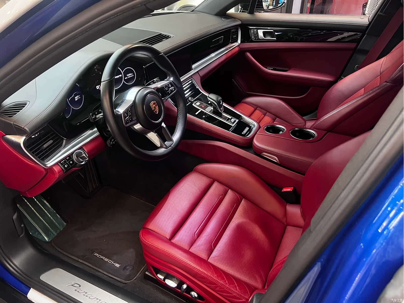 Porsche Panamera, 2019 все фото