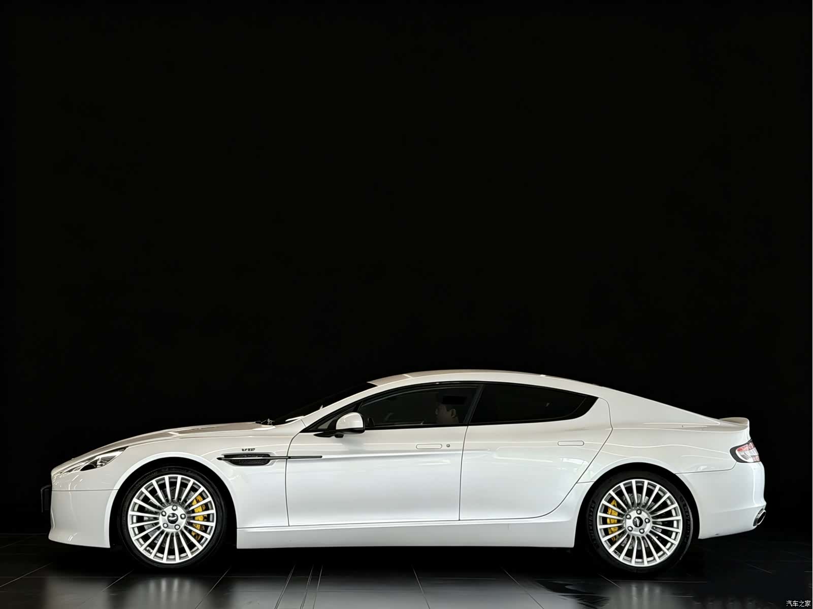 Aston Martin Rapide, 2014 7