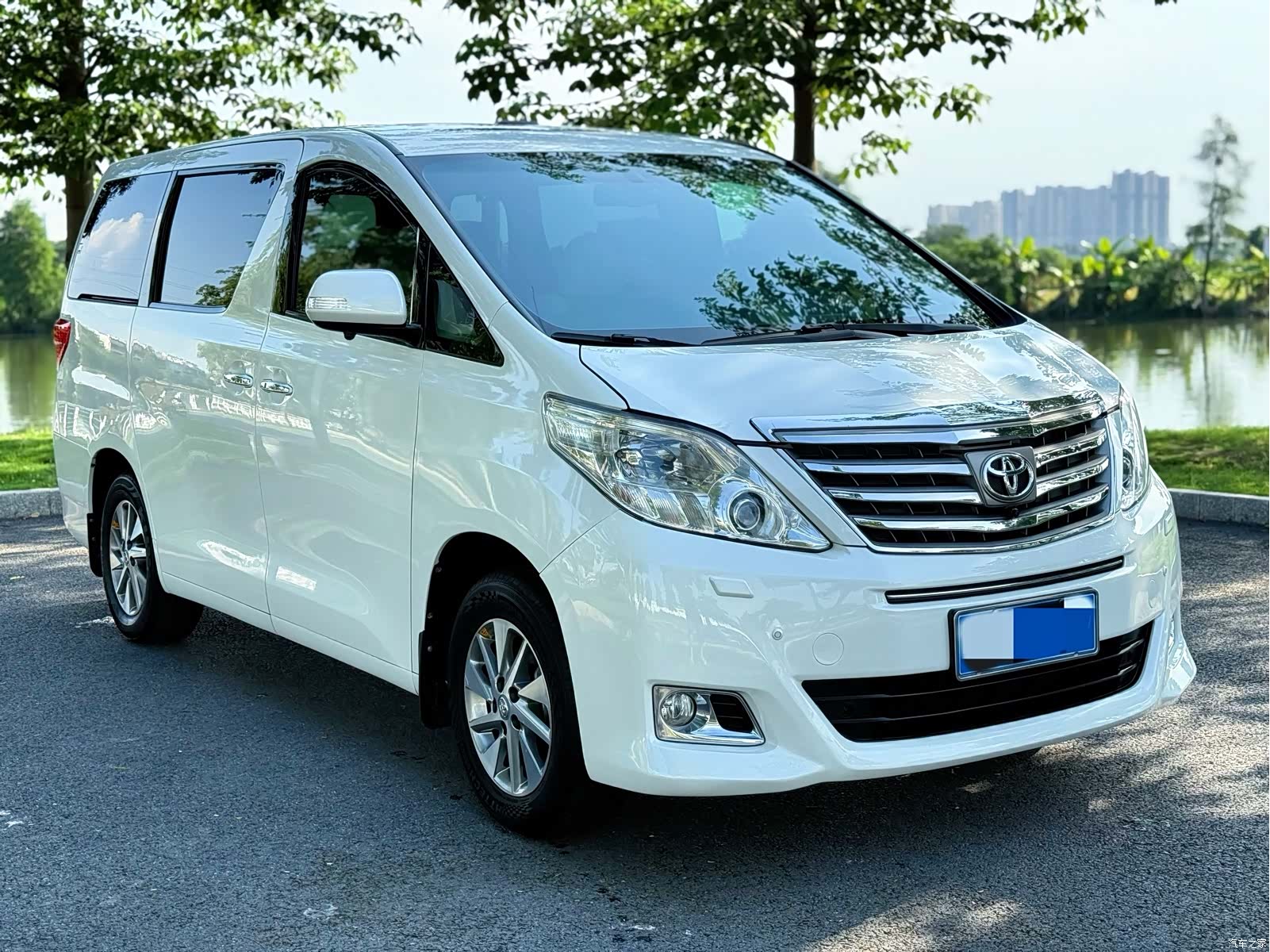 Toyota Alphard, 2014 2