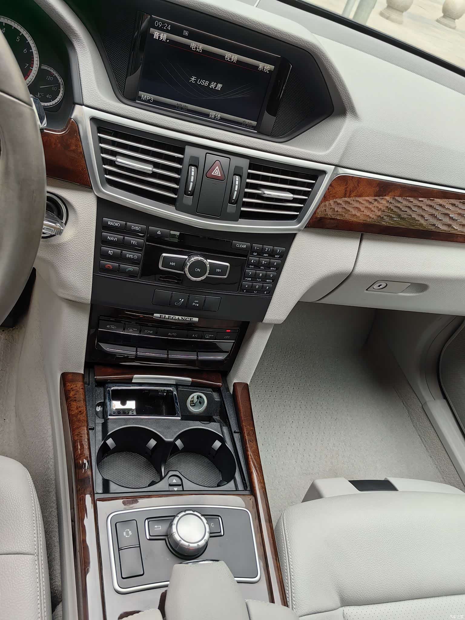 Mercedes-Benz E-Class, 2012 19