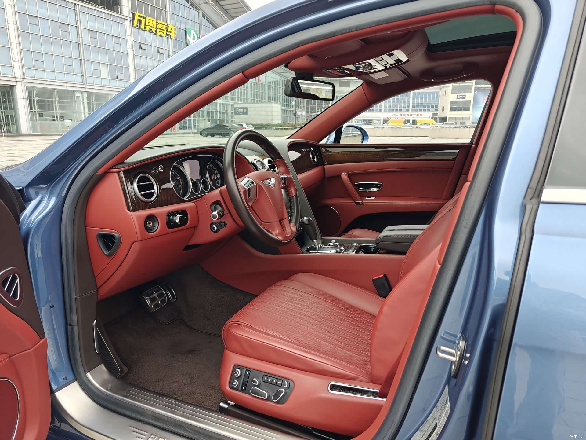 Bentley Flying Spur, 2018 13