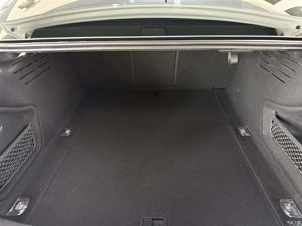 Audi A4L, 2021 11