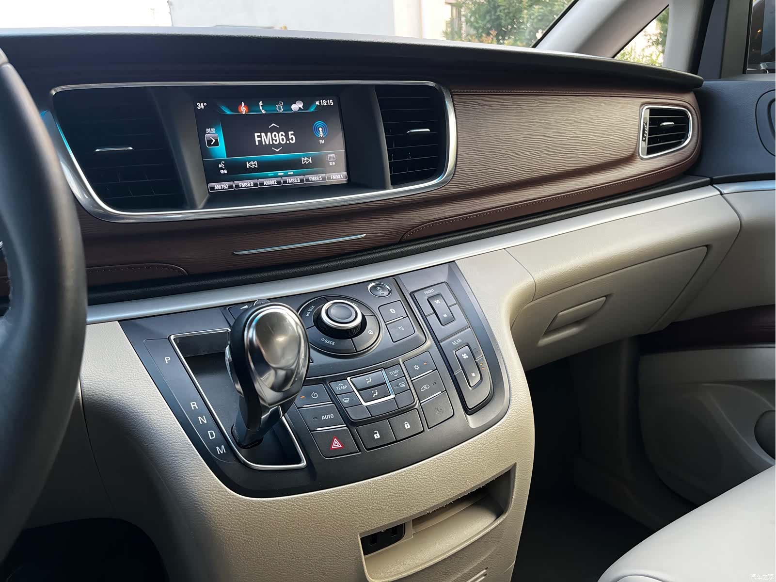Buick GL8, 2017 20