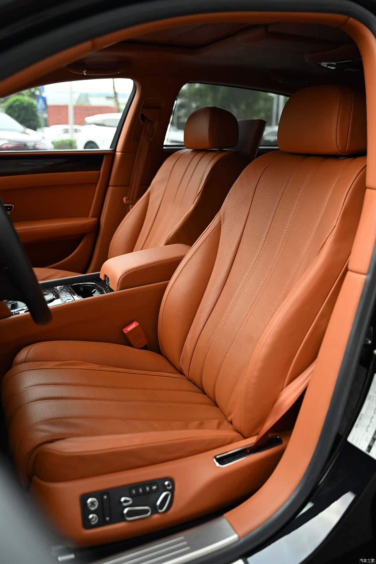 Bentley Flying Spur, 2017 11