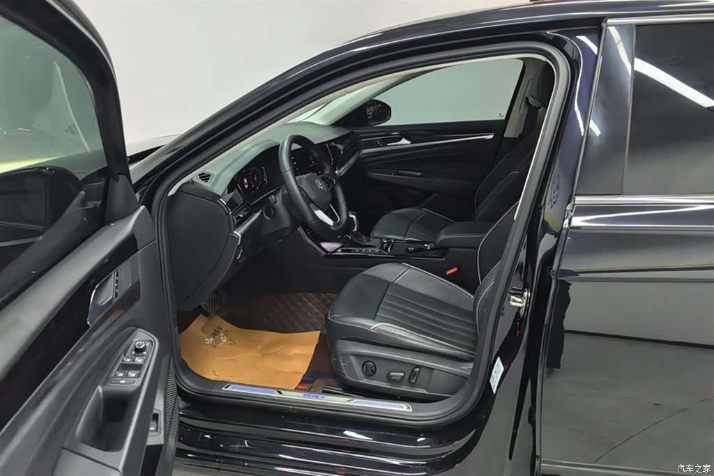 Volkswagen Passat, 2023 9