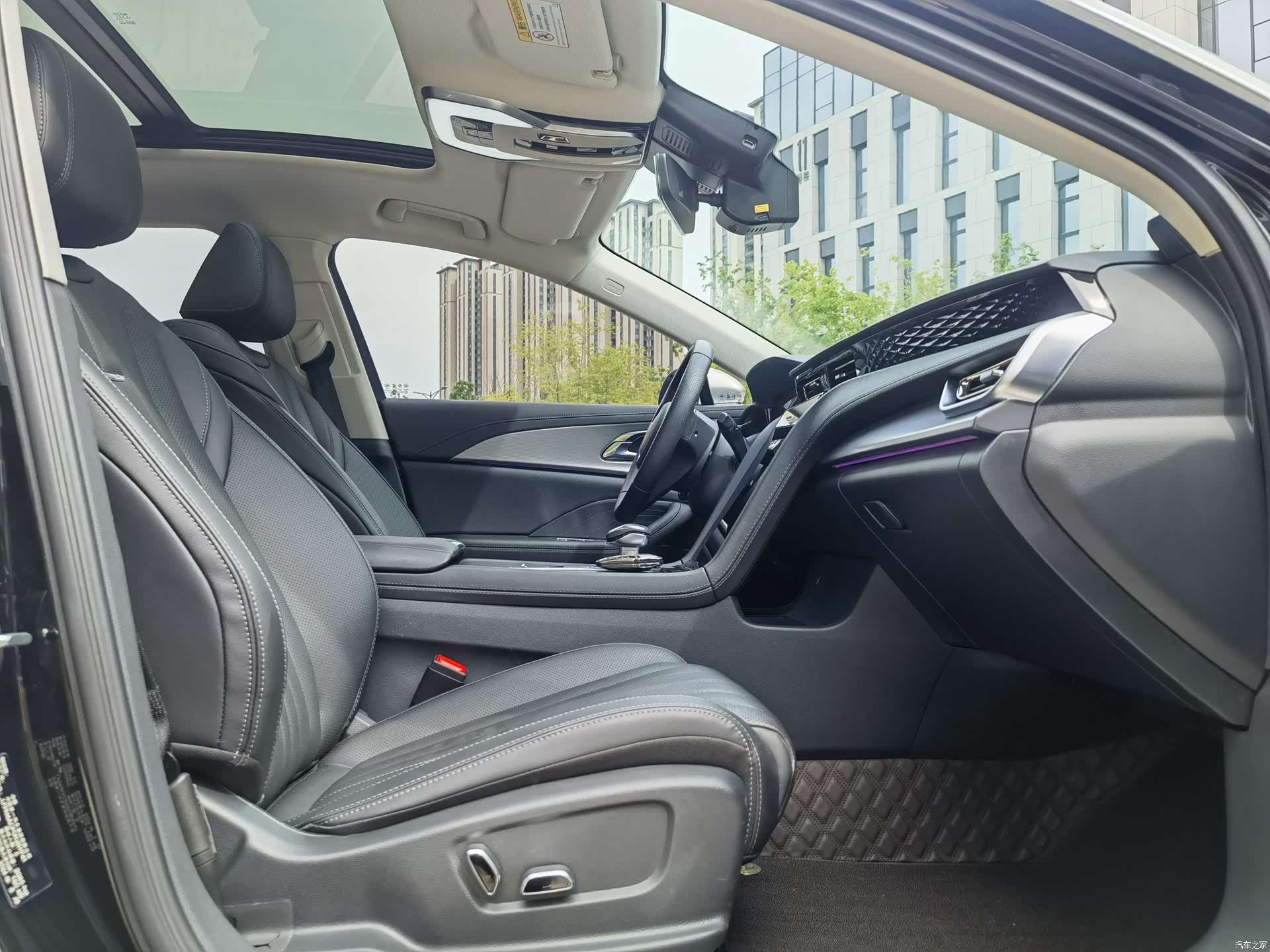 Hongqi H5, 2024 12