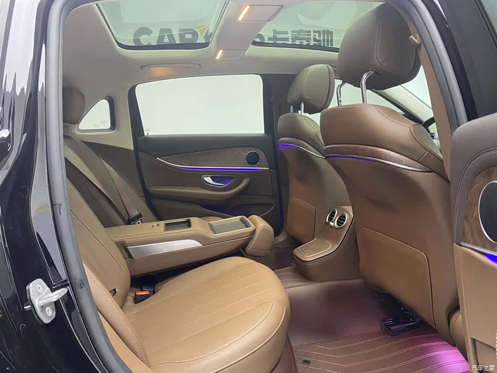 Mercedes-Benz E-Class, 2023 22