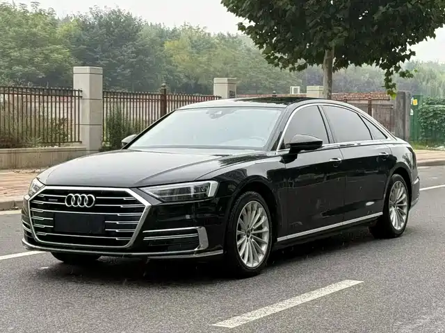 Audi A8 2022 — купить из Китая под заказ