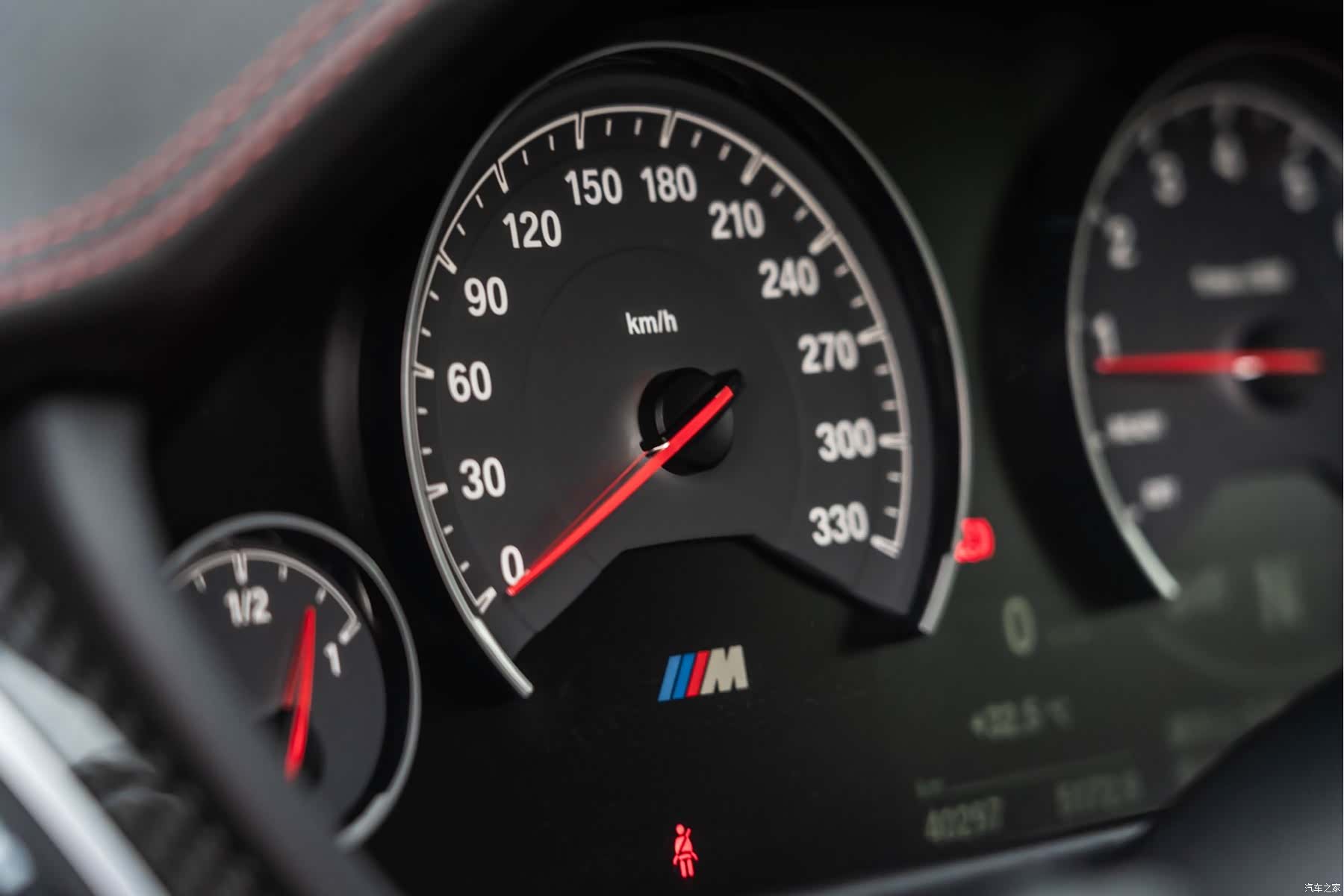 BMW M4, 2017 26