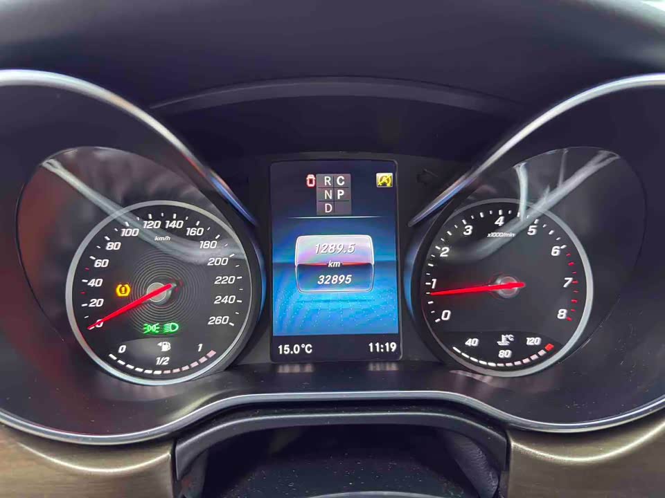 Mercedes-Benz V-class